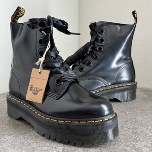 NWT Dr Martens Molly Platform Smooth Black Buttero Leather Boot Women’s 10 EU42